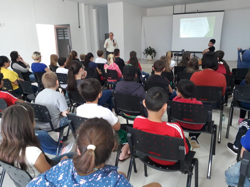 PALESTRA SOBRE PONTE INTERNACIONAL E FREE SHOPS 